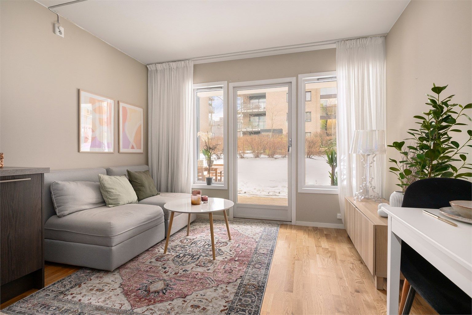 Sindre Nyhus v/Krogsveen Løren har gleden av å presentere et perfekt førstegangskjøp/utleieobjekt i Spireaveien 10 A! 