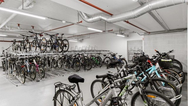 Sameiet har en felles, innvendig sykkelbod for beboerne.