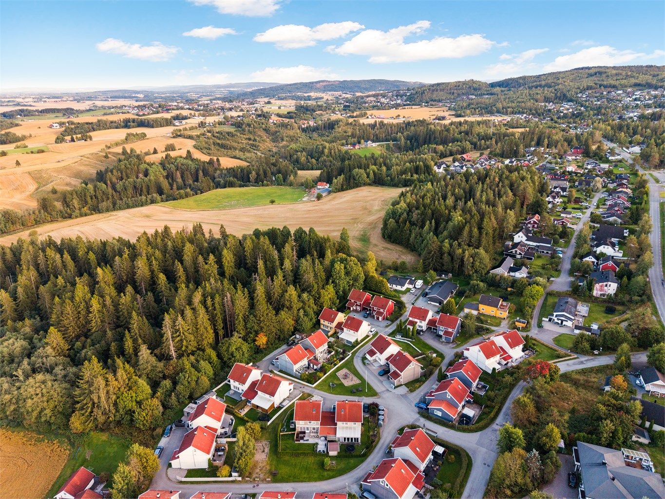 Nærområdet byr på umiddelbar tilgang til gangveier og stier i marka.