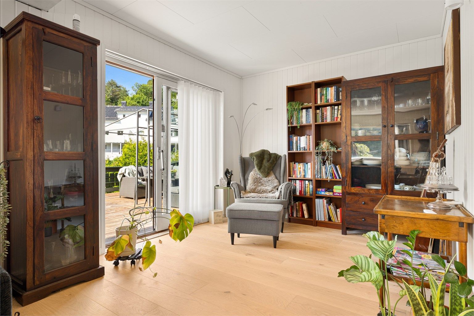 Fra stuen er det direkte utgang til en romslig balkong på 36 m².