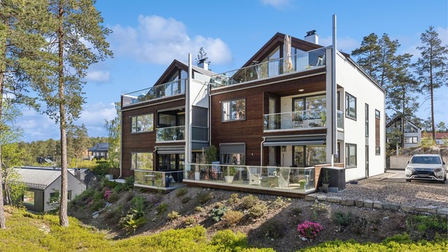 Velkommen til Solsideveien 23 - Presentert av Anniken Øderud v/Krogsveen avd Nesodden. Foto: Per Oscar Skjellnan v/Efkt