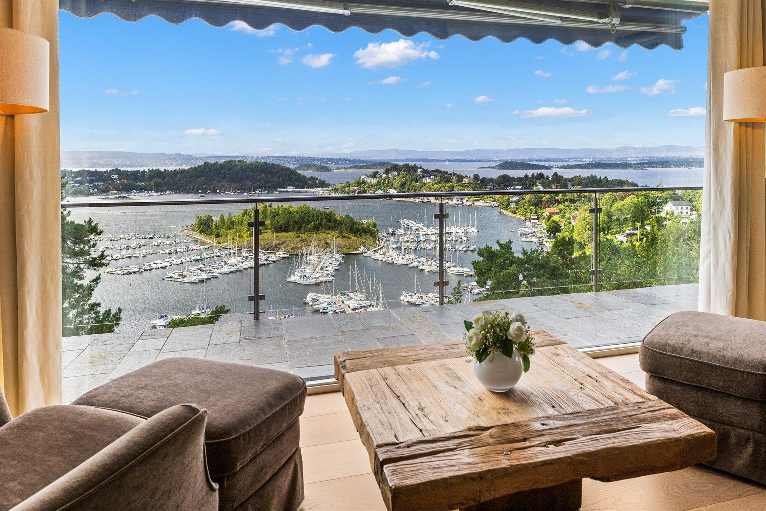 Velkommen til Bekkelagsterrassen 3 - Stor og solrik enebolig | Unik 180 graders fjordutsikt | Store terrasser | Dobbelgarasje