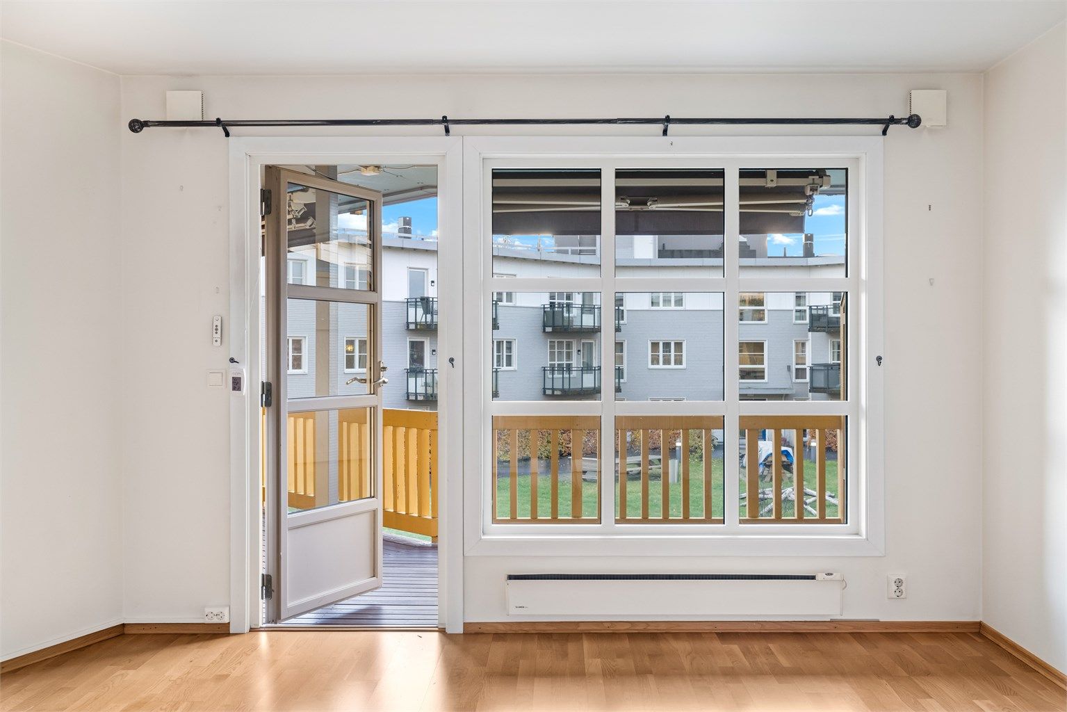 Fra stuen er det utgang til en sydvestvendt balkong