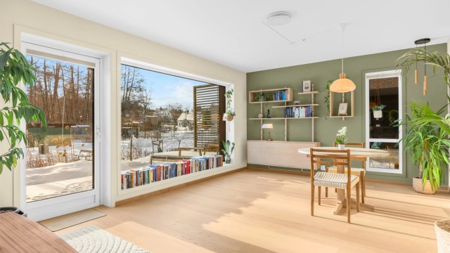Stue med utsikt mot åpne og luftige omgivelser