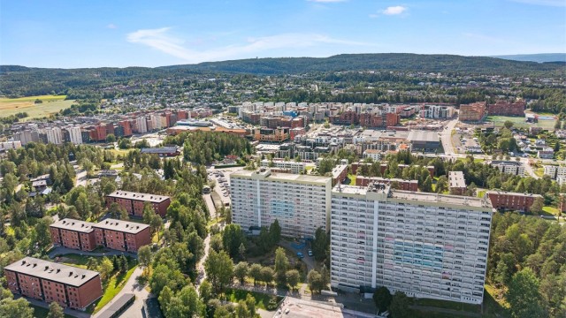 Fasade og garasjebygg.