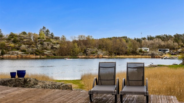 Her sitter du lunt og usjenert til, så alt ligger til rette for og nyete varme sommerdager og senere sommerkvelder.