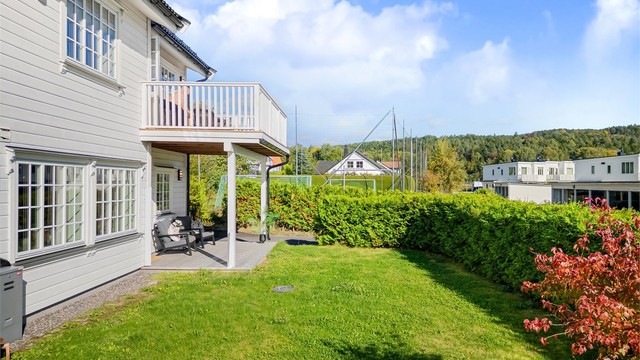 En pen og tiltalende 3-roms selveierleilighet i bygningens underetasje.
Foto: Ole Thoresen.