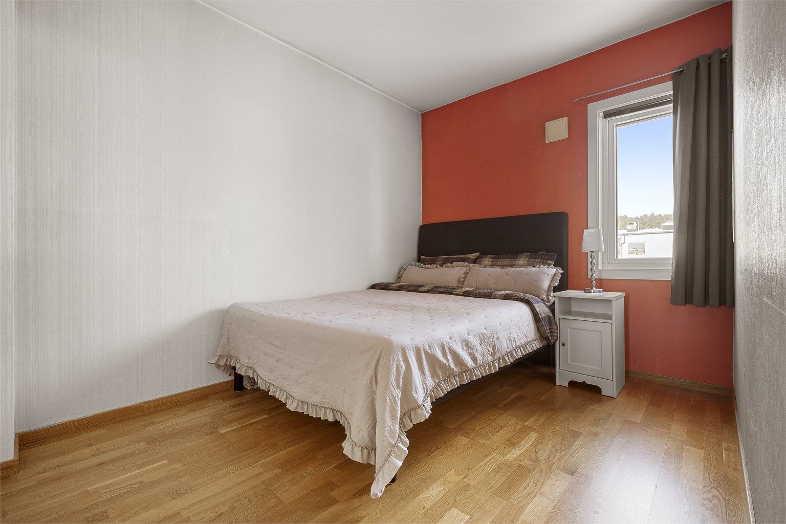 Soverom 2. Deler av rommet er tatt vekk og omgjort til det som i dag benyttes som soverom 3.