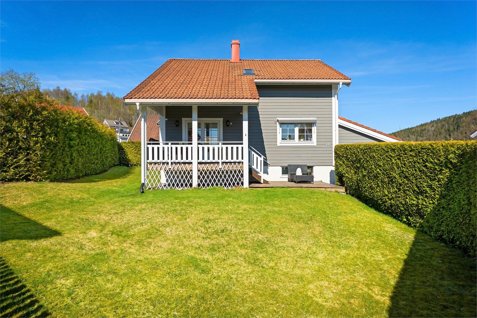 Velkommen til Fasansvingen 33 presentert av eiendomsmegler Fredrik Nordstrøm v/ Krogsveen Bærum - Foto: Zovenfra