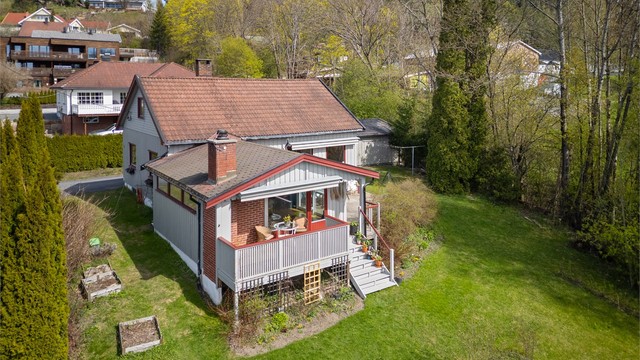 Pent opparbeidet hage og gode solforhold