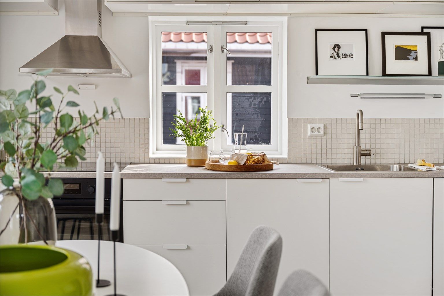 Lys og åpen leilighet hvor du kan flytte rett inn.