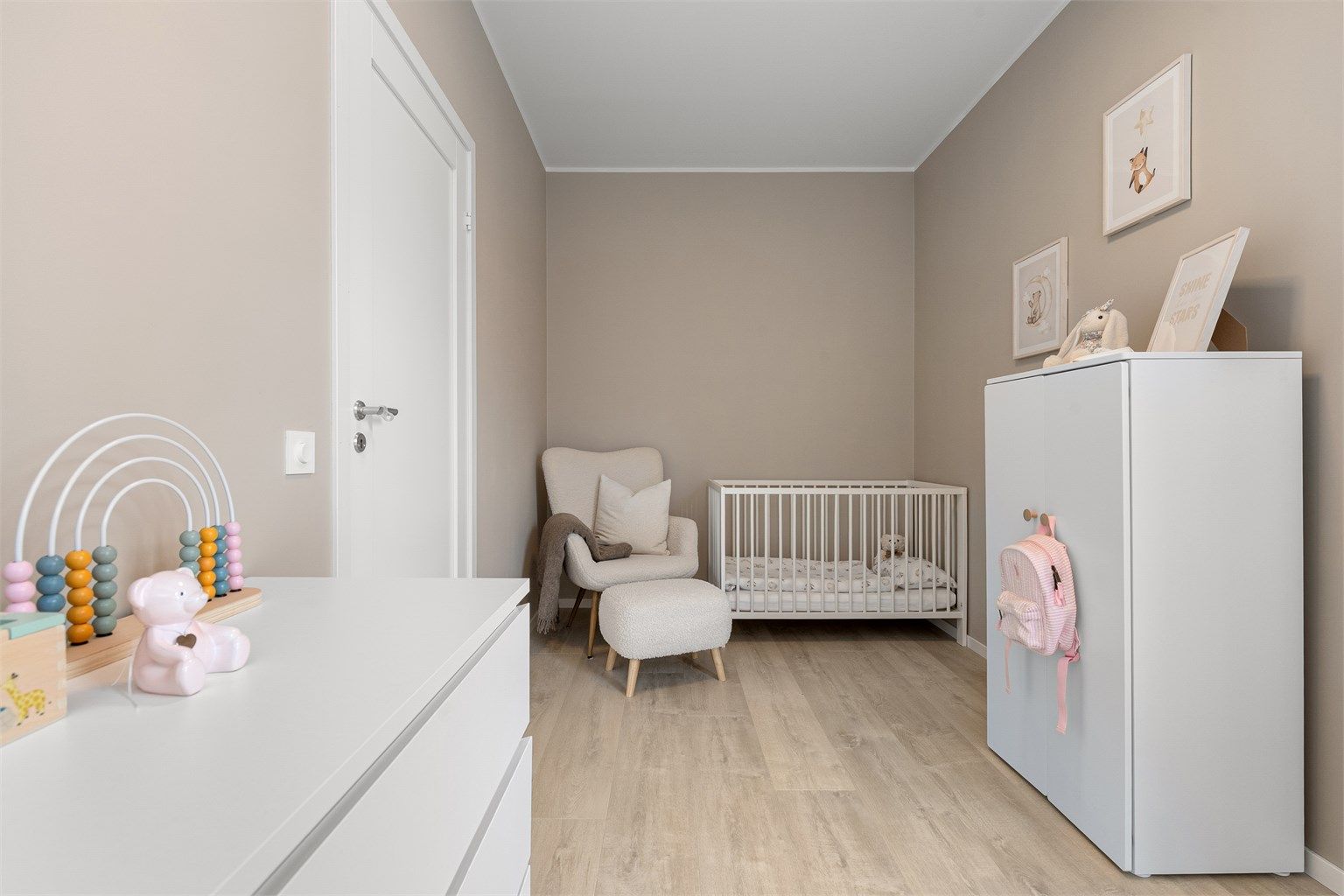 Alle soverommene har balansert ventilasjon som sikrer et sunt inneklima.