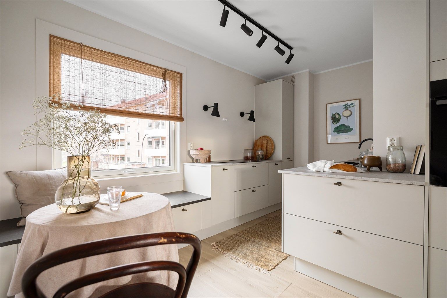 Velkommen til en av Traverveiens fineste leiligheter - presentert av Hanne Pettersen v/ Krogsveen Årvoll!