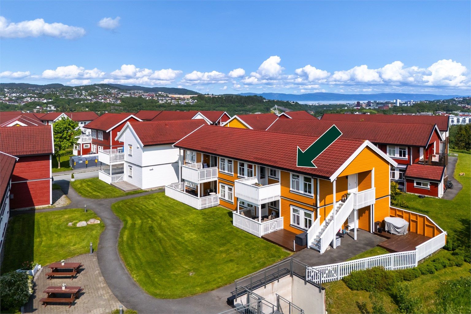 En flott 4-roms selveierleilighet beliggende i et attraktivt område på Okstad Hageby.