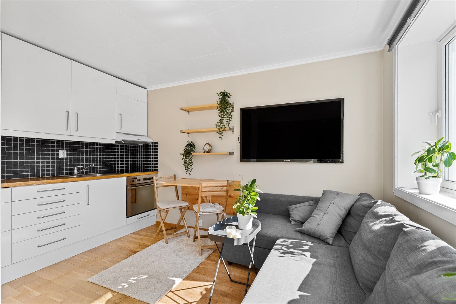 Velkommen til Dronningens gate 65 - En lys og hyggelig selveierleilighet sentralt i Kvadraturen