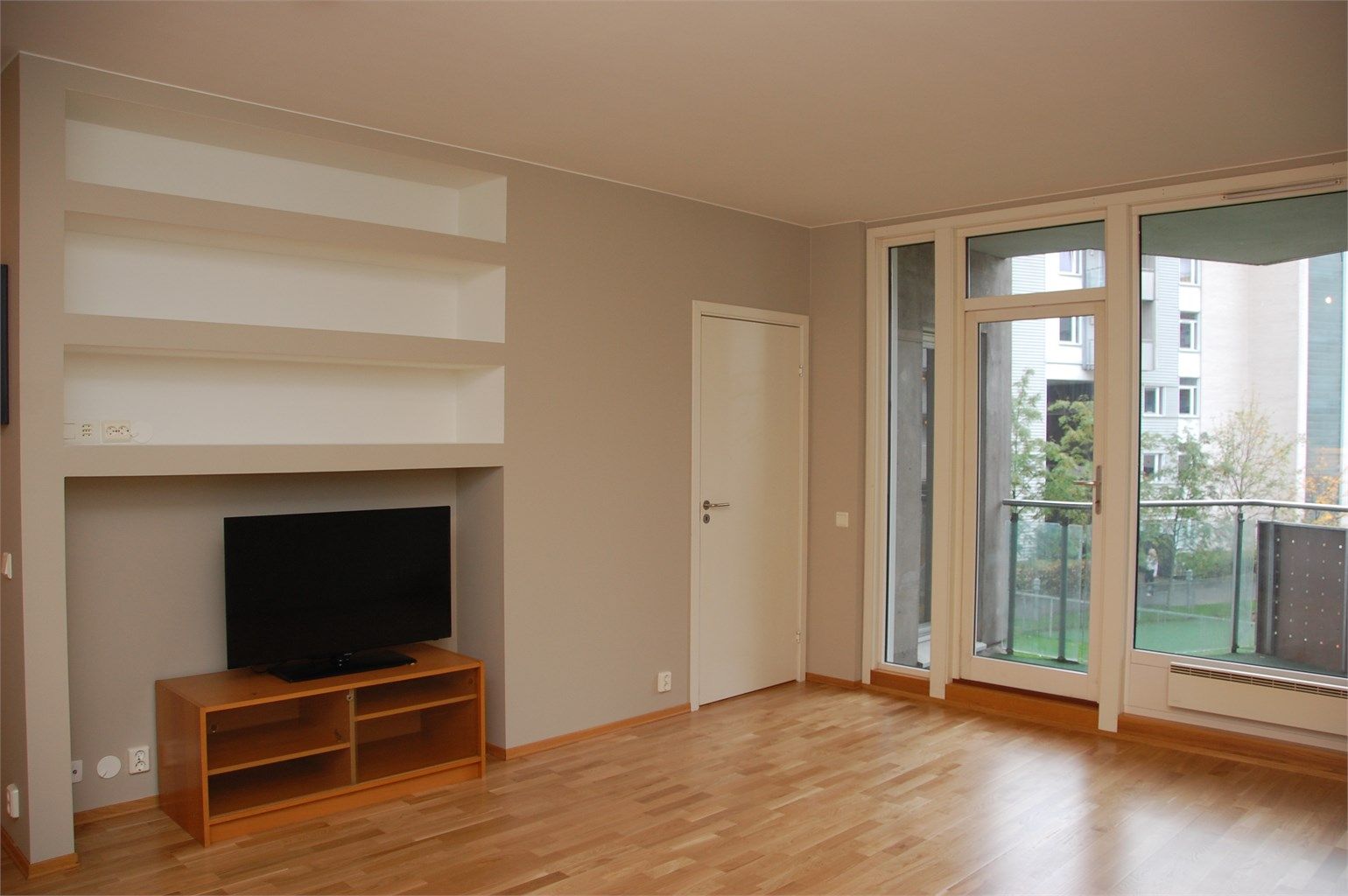 Gjennomgående god standard med gode møbleringsmuligheter. 