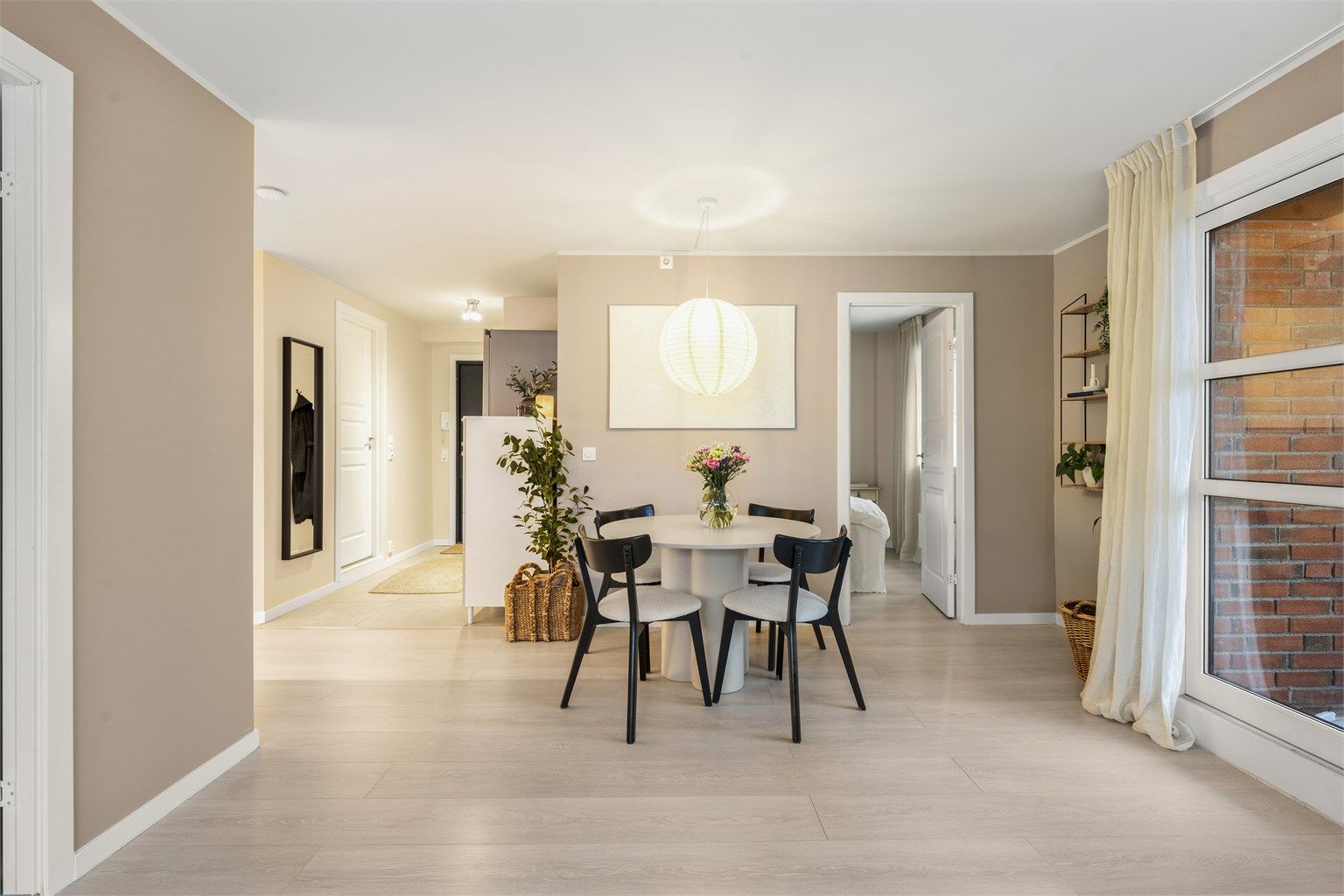 På andre siden av stuen har du soverom nr. 2.