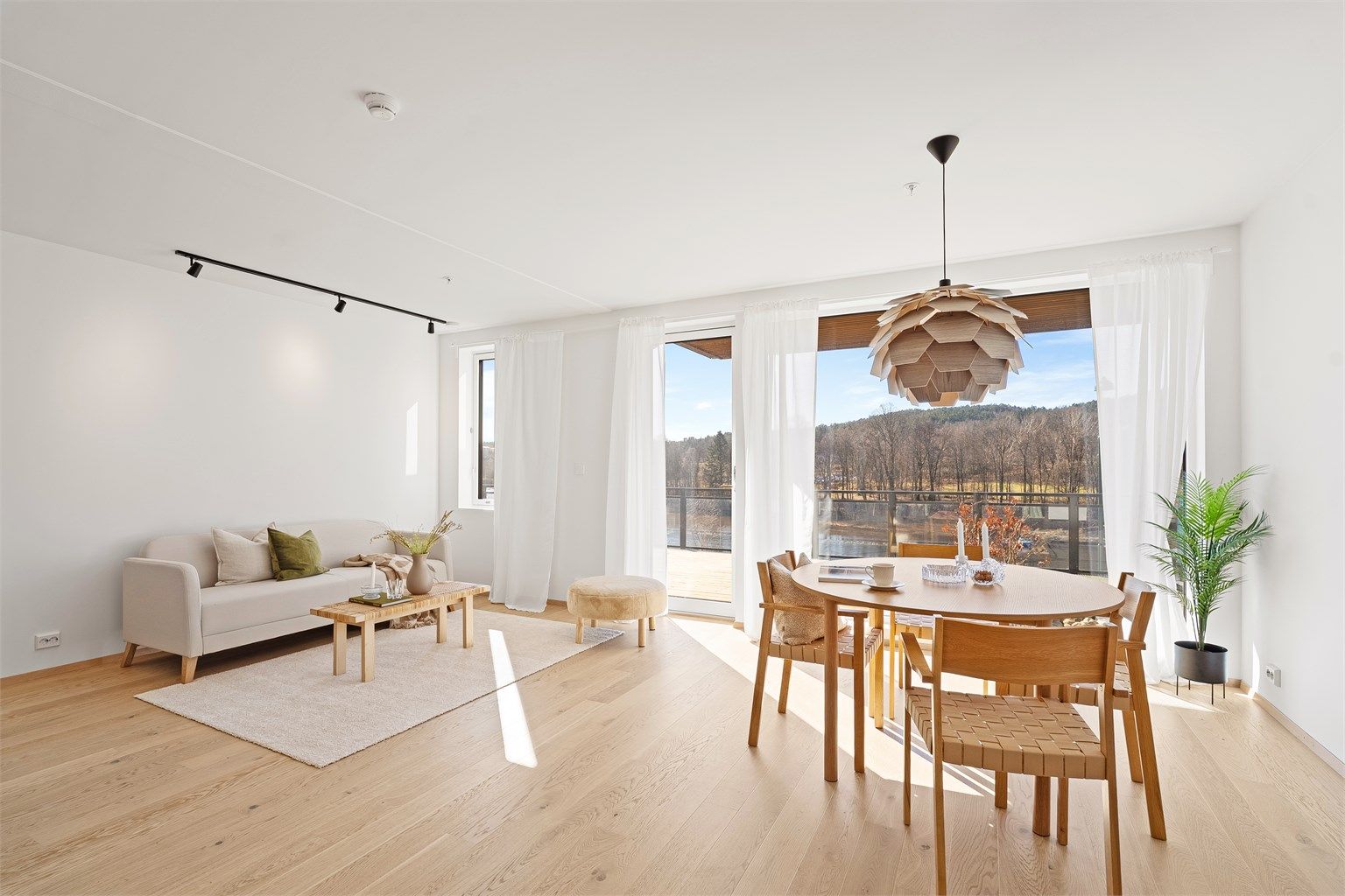 Velkommen til Sødalsveien 117 - en lekker ny 3-roms leilighet med parkering i felles garasjeanlegg samt romslig terrasse! 