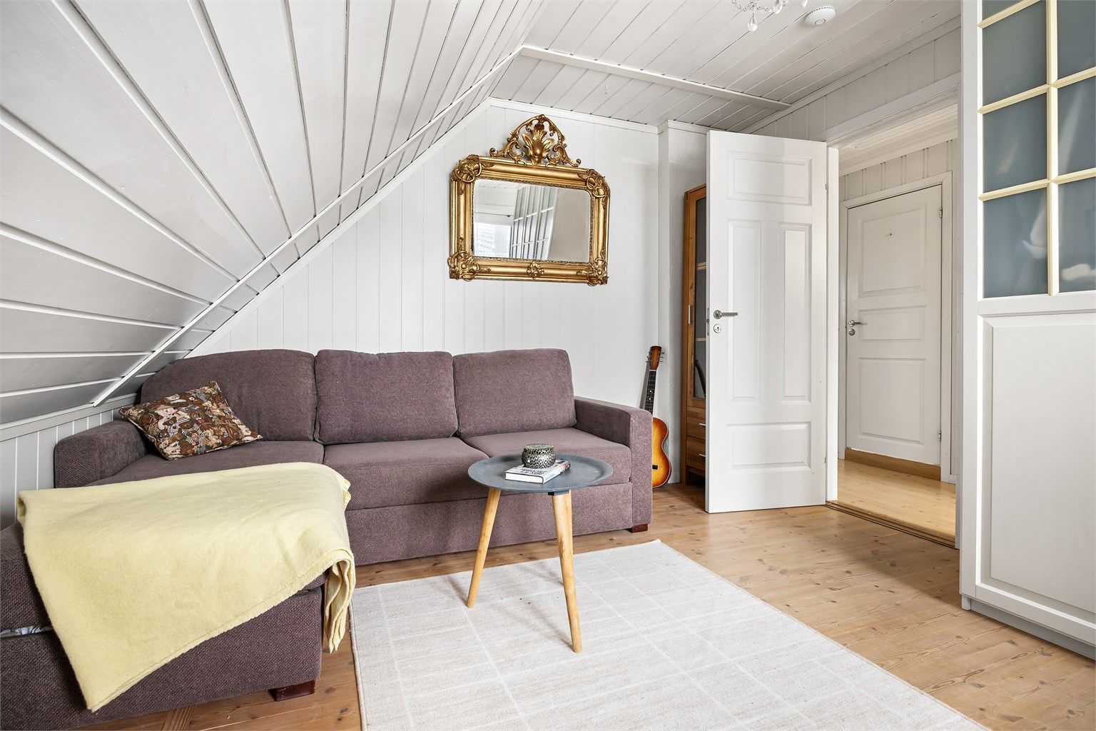 Boligen har tre gode soverom i 2. etasje.