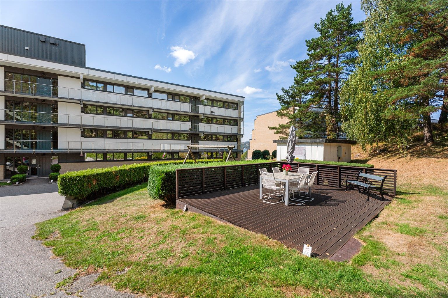 Flotte fellesområder på borettslagets tomt. 