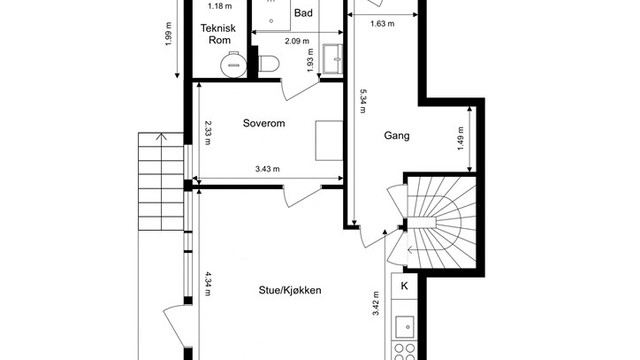 Kjelleretasjen er innredet som en praktisk hybel med egen inngang, stue/kjøkken, soverom og bad.