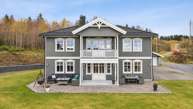 Fasade og uteområde.