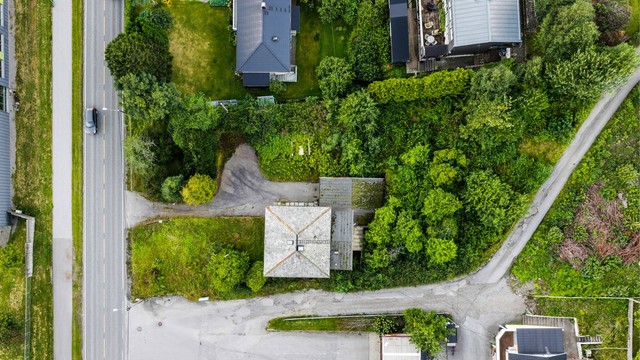 Dronebilde av eiendommen sett fra fugleperspektiv