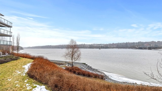 Eiendommen ligger i umiddelbar nærhet til Glomma med fine tur- og rekreasjonsmuligheter.