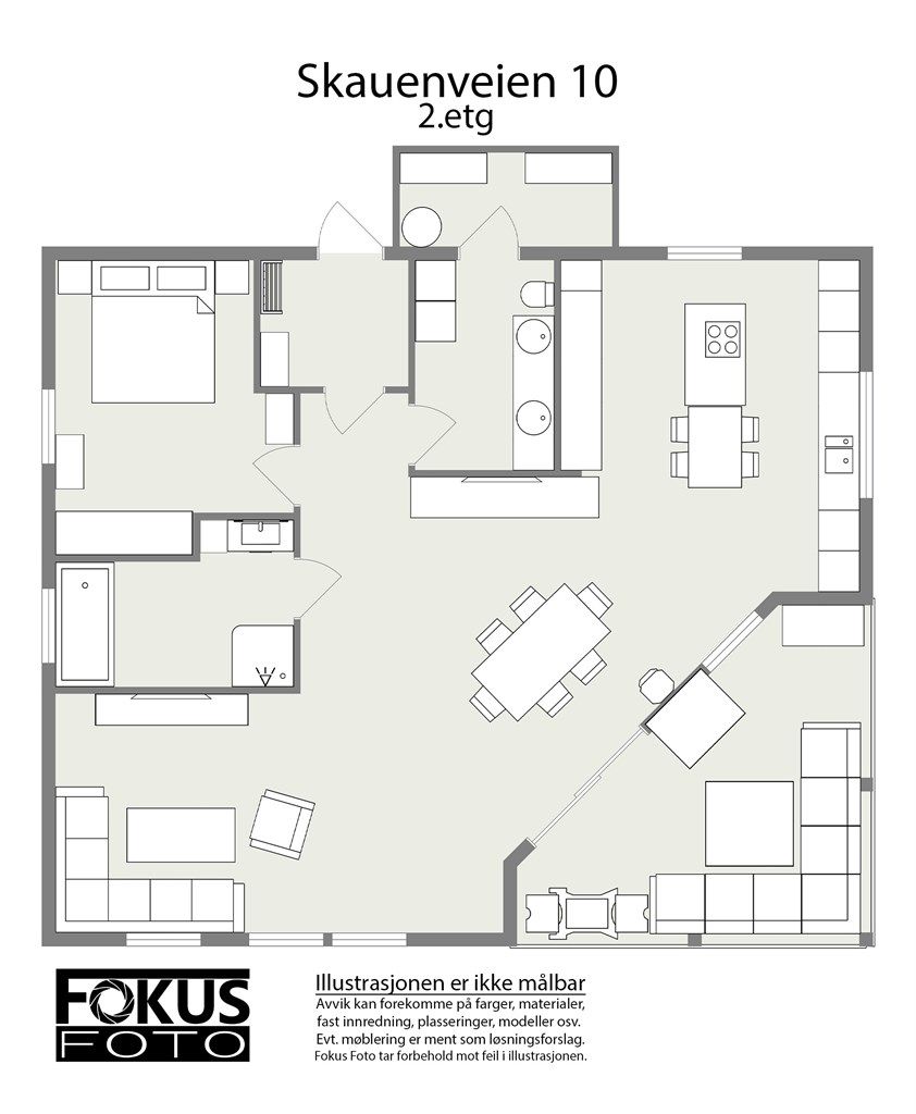 Hovedplanet på 102 m² har en åpen løsning mellom stue og kjøkken med utgang til innglasset veranda. To soverom, bad, bod og vaskerom.