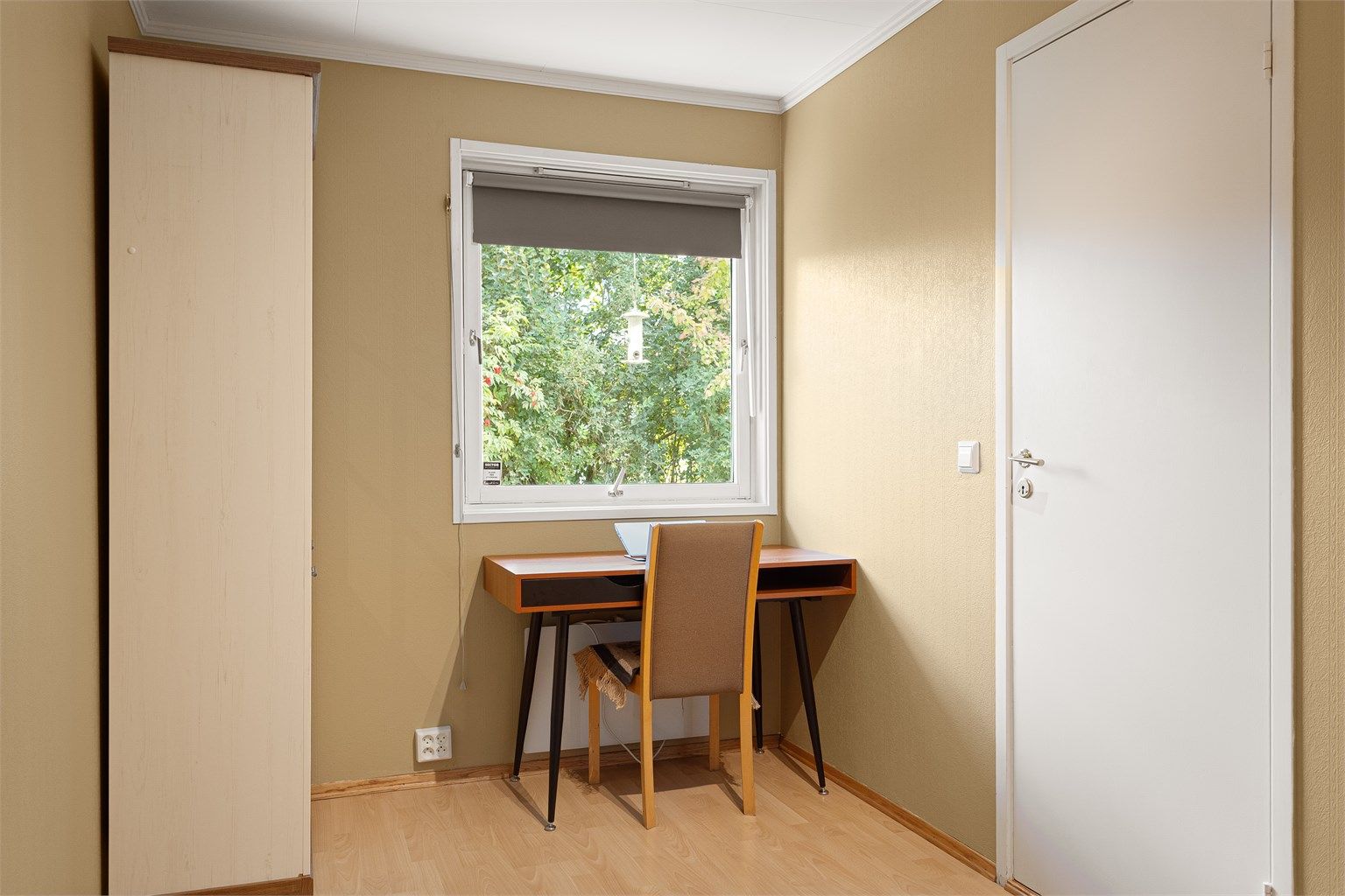 Det tredje soverommet  benyttes i dag som kontor men passer også godt som barnerom eller gjesterom.