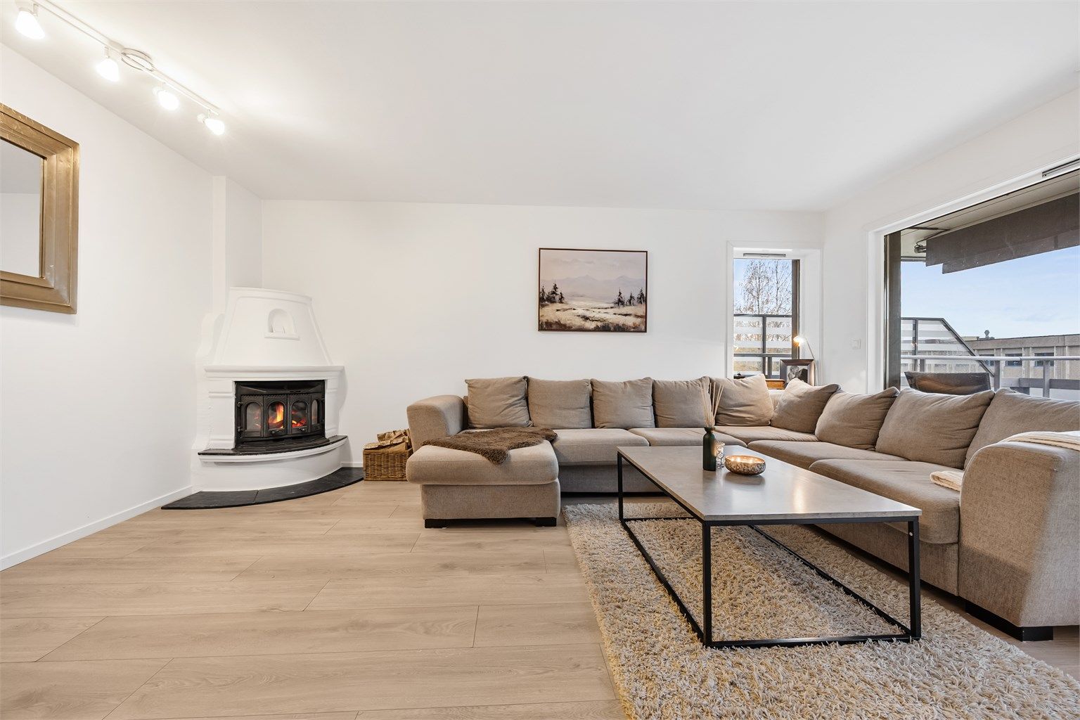 Planløsningen er også god - men en delvis åpen løsning mot kjøkkenet. 