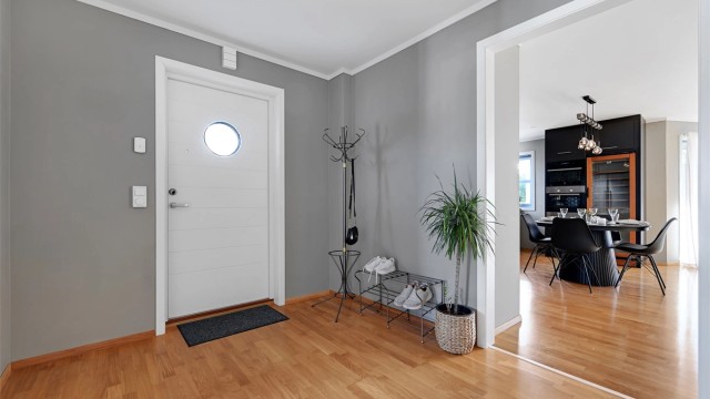 Det første som møter deg er en romslig og innbydende hall.