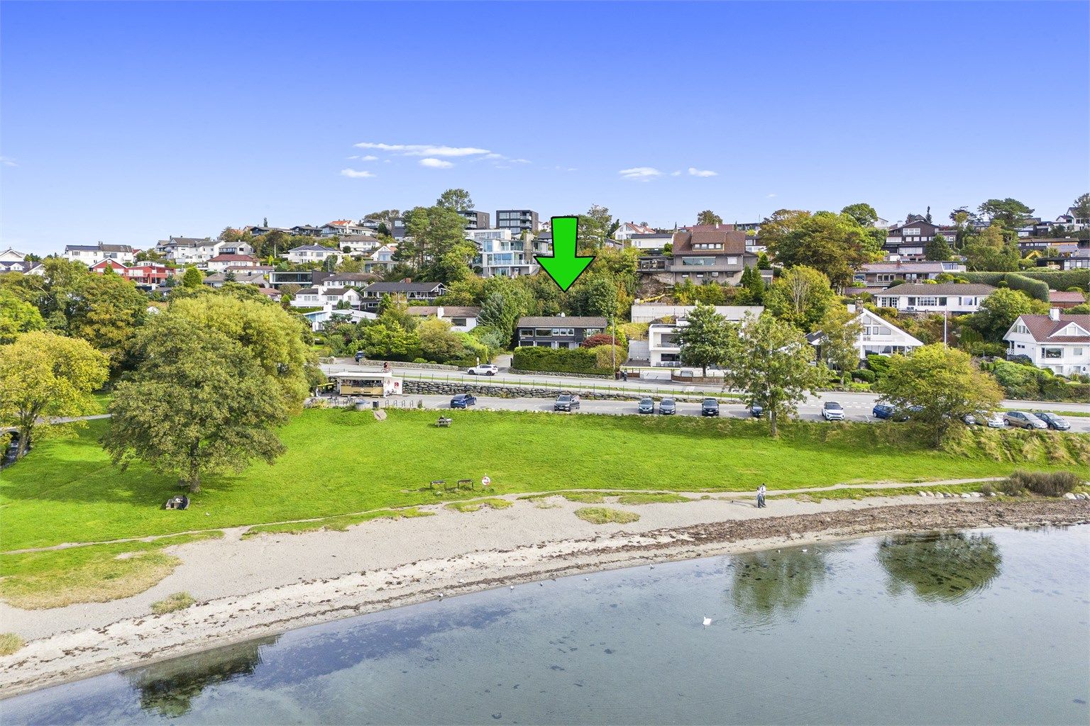 Nærmeste nabo til Møllebukta og Hafrsfjord. 