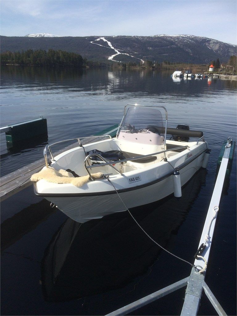 Båtplassen gir tilgang til de flotte vannene i området.
