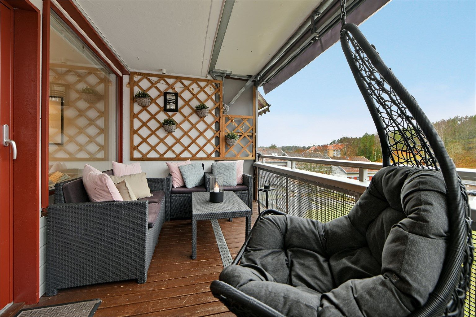 Balkong - et herlig uterom som forlenger oppholdsarealet i sommerhalvåret