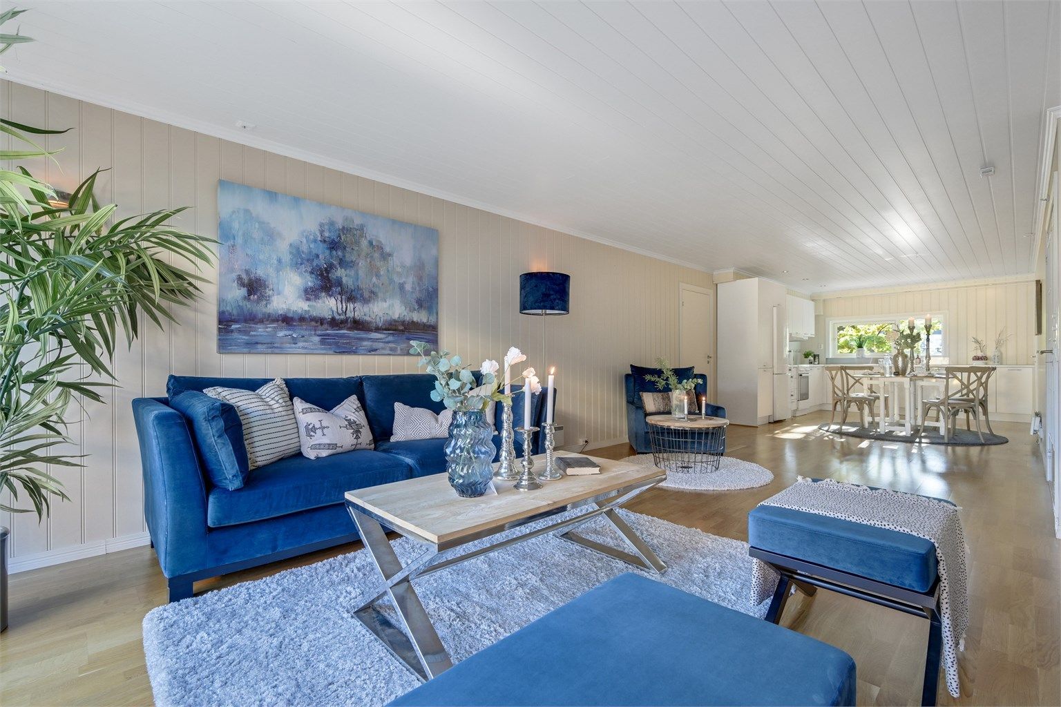 Attraktiv og innholdsrik 4-romsleilighet, sentrumsnært i Tønsberg - Garasjeplass, heis, balkong, rolig og barnevennlig!