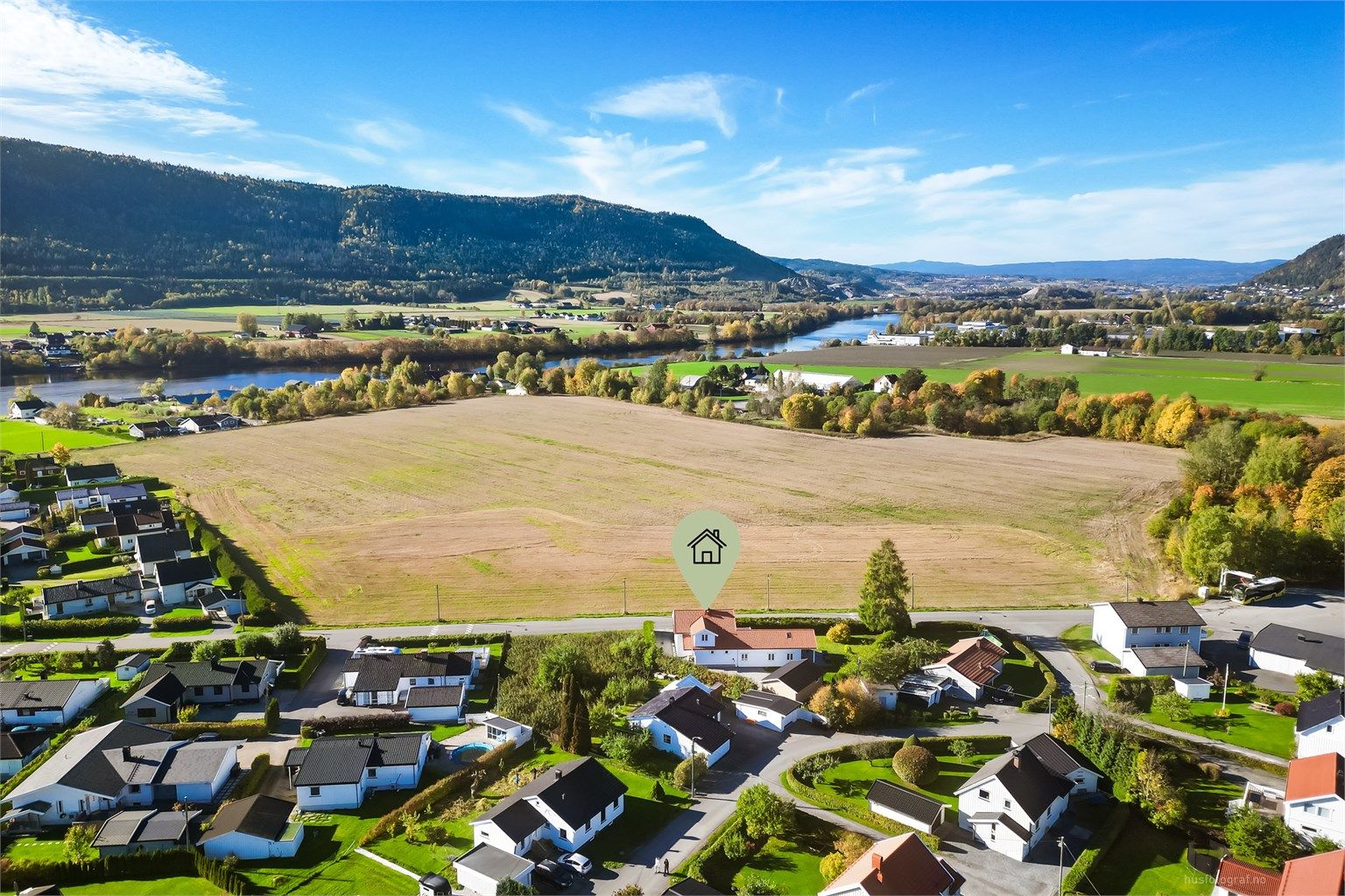 Tilbaketrukket felt med rolige og landlige omgivelser.
Foto: Haiman Askari.