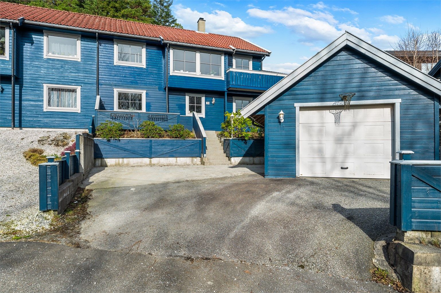 Velkommen til Kalvatræet 19 presentert av Eiendomsmegler Krogsveen v/ Christer Solvik