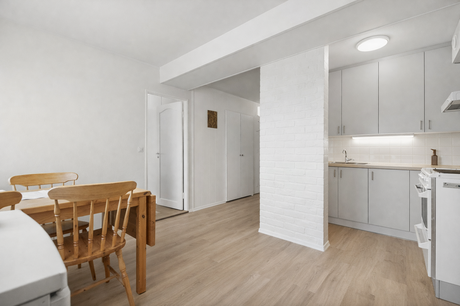 Kjøkken - illustrasjon av kjøkken (designet med hjelp av KI)