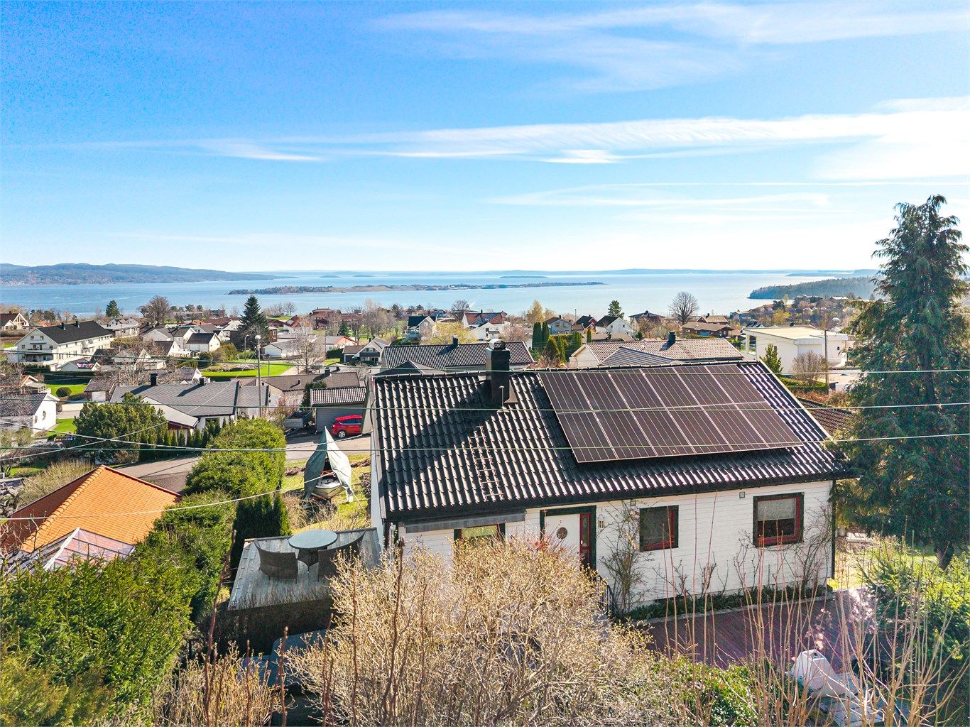 Enebolig beliggende i et veletablert og attraktivt boligområde i Holmestrand.
