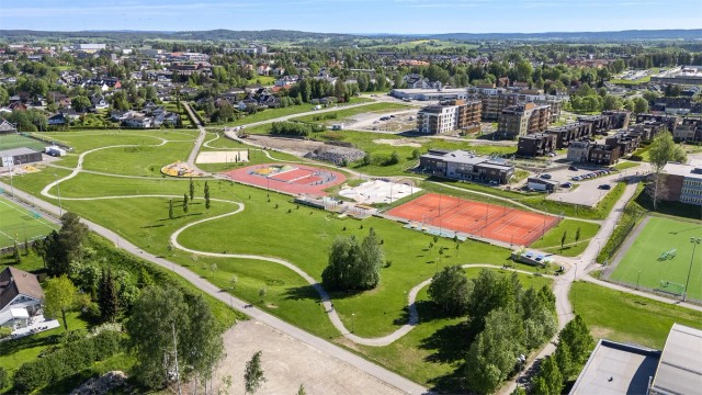 Fine tur- og joggestier i umiddelbar nærhet.