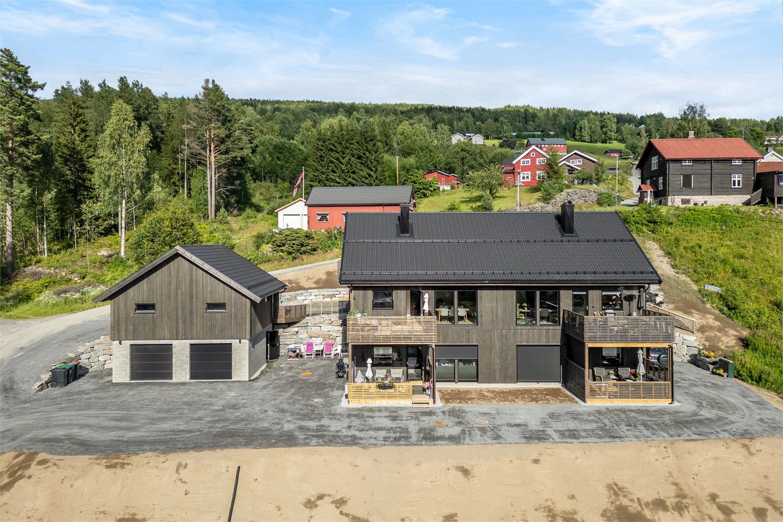 Leiligheten ble oppført i 2024, og holder en moderne og flott standard hvor det er enkelt å trives