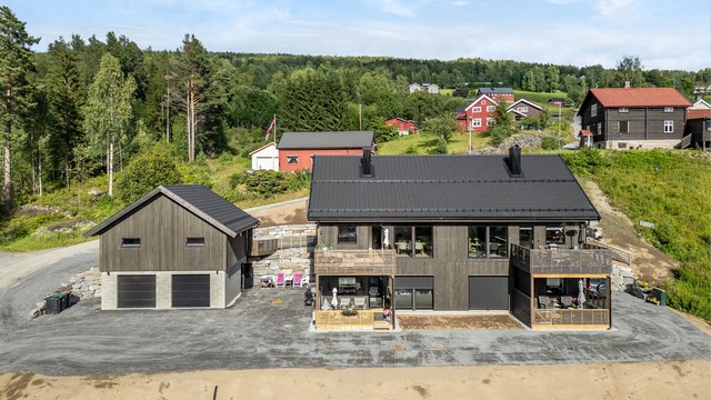Leiligheten ble oppført i 2024, og holder en moderne og flott standard hvor det er enkelt å trives