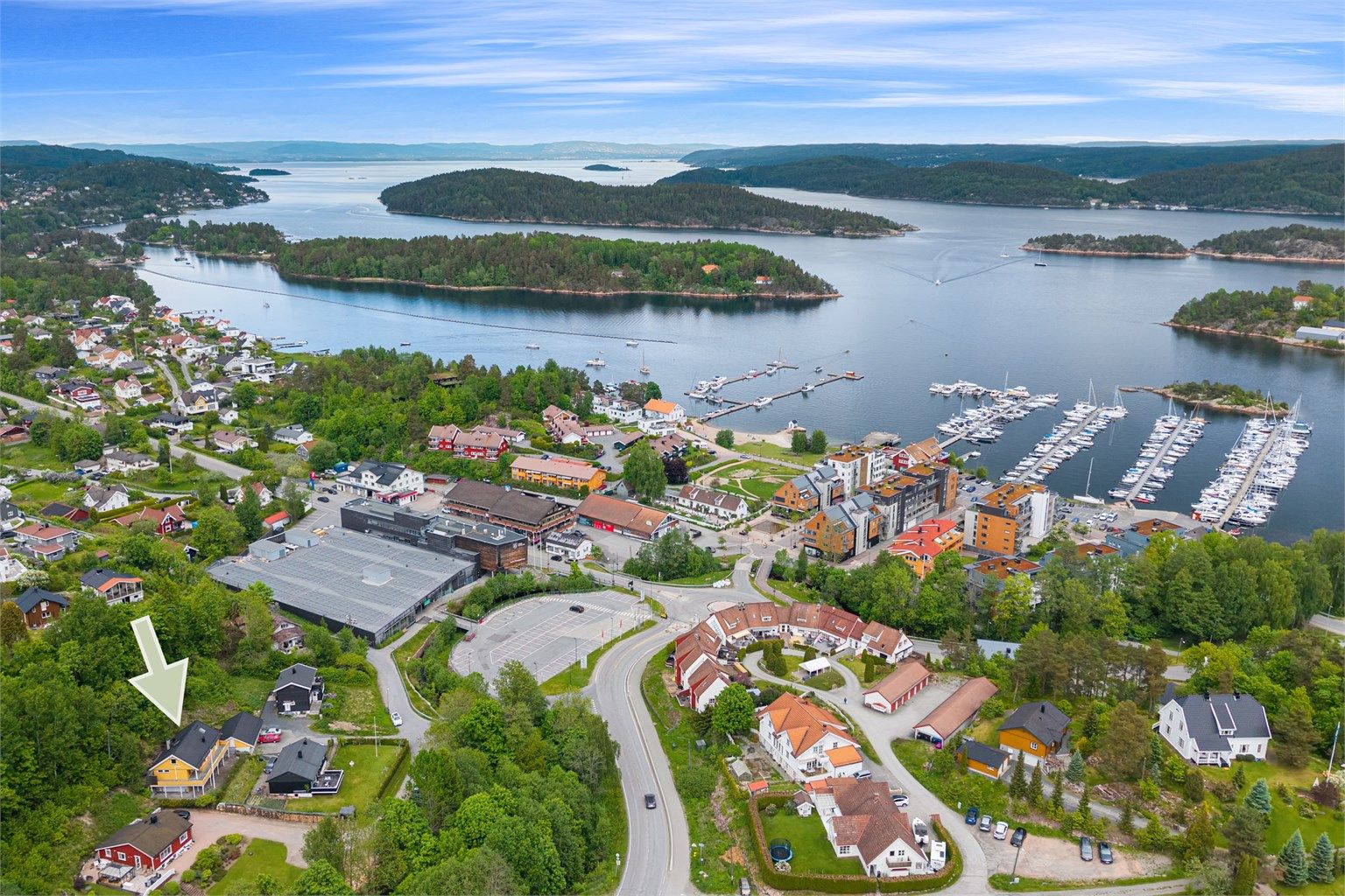 Beliggende i Sætre sentrum med alt du trenger i umiddelbar nærhet 