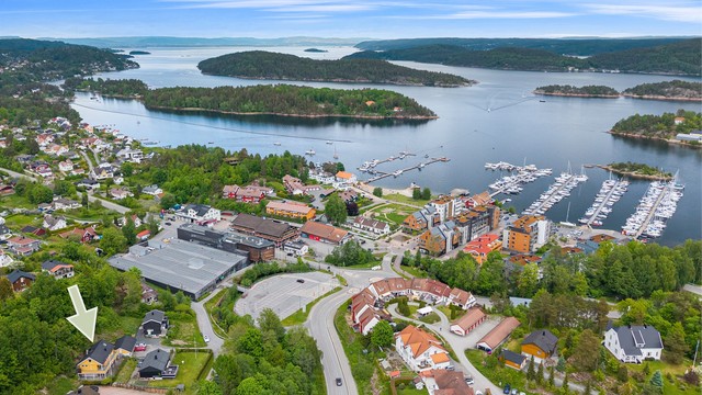 Beliggende i Sætre sentrum med alt du trenger i umiddelbar nærhet