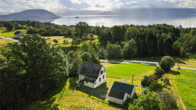 - Stort uteområde perfekt til nyte sommersdager -