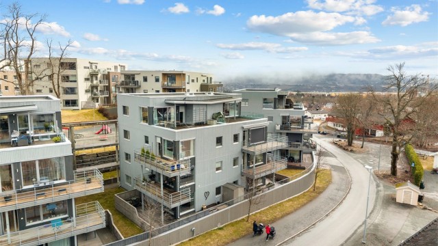 I nærheten finner du Havstad idrettsplass, treningssentre som 3T Byåsen og EasyFit, samt flere tur- og rekreasjonsområder. Området har nærhet til Bymarka og Iladalen. Innover i Bymarka finner du Theisendammen som er et populært bade- og fiskevann.