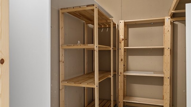 Leiligheten har en romslig ekstern bod i 5. etasje