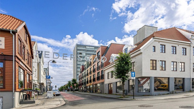 Kort avstand til populære Pedersgata, en sjarmerende gate med et mangfold av spisesteder.