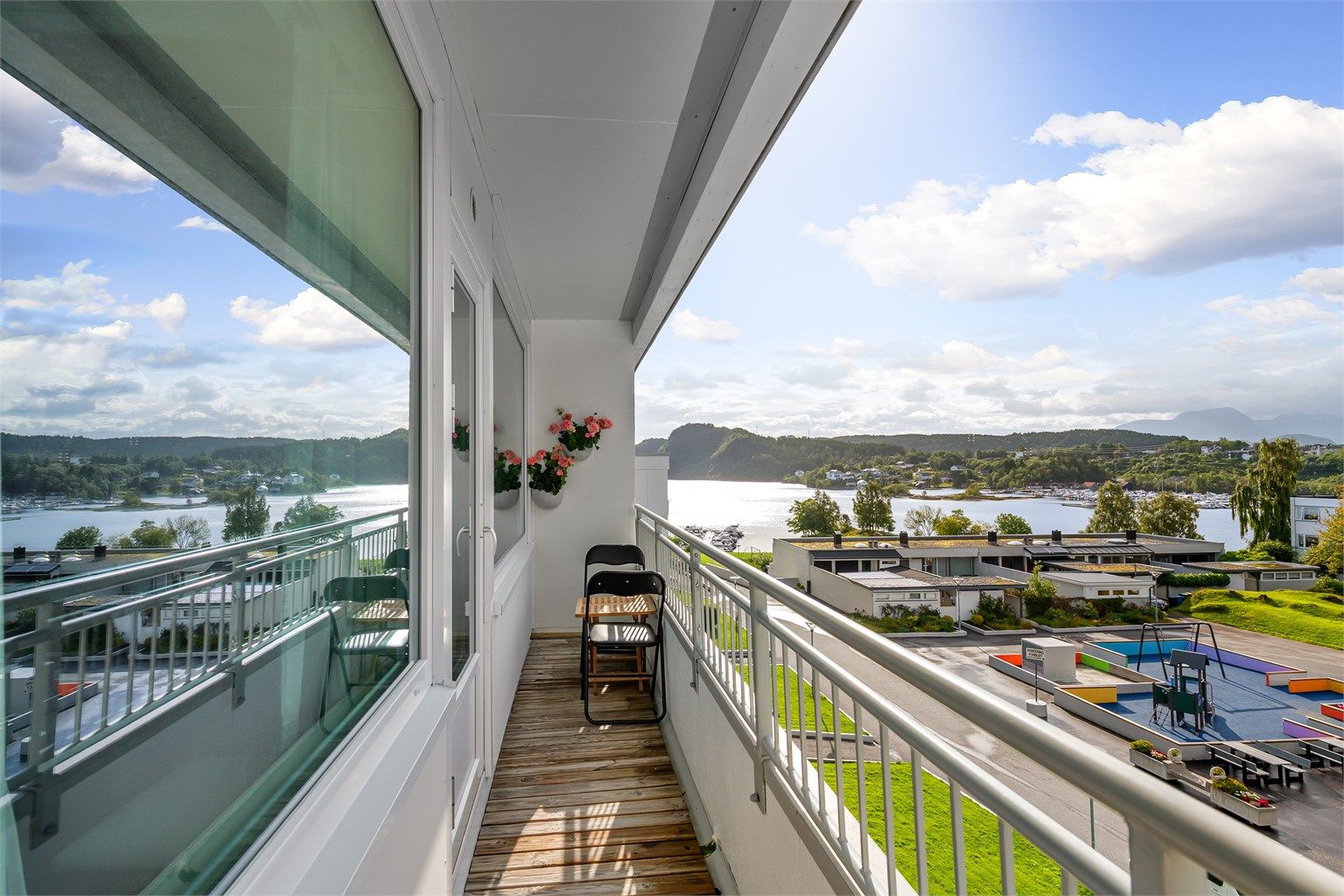 Balkong med sjøutsikt mot syd på 5 kvm